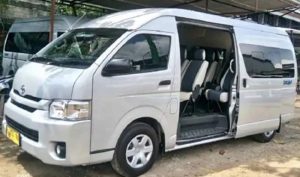 Rental Mobil Hiace Murah di Kota Padang untuk Keperluaan Dinas, Keluarga Hingga Wedding Car